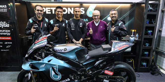 Hamilton eldöntötte, tesztelni fog a MotoGP-ben