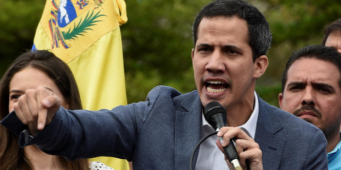 Felfüggesztették Venezuela ideiglenes elnökének mentelmi jogát