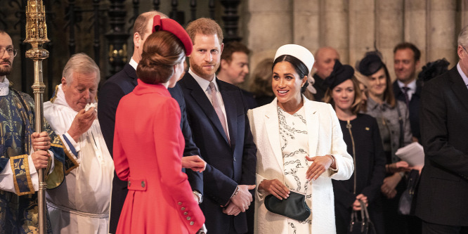 Összefutott Katalin hercegné és Meghan Markle: puszival köszöntötték egymást