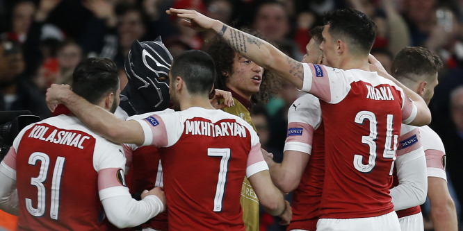 A reklámtáblák közé rejtette a meglepetését az Arsenal-sztár - videó