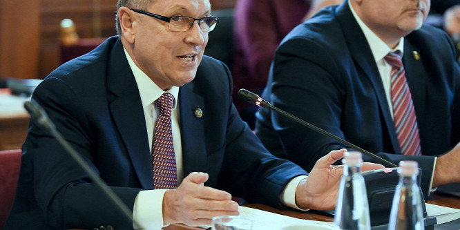 Matolcsy György a Debreceni Egyetem díszdoktora lett
