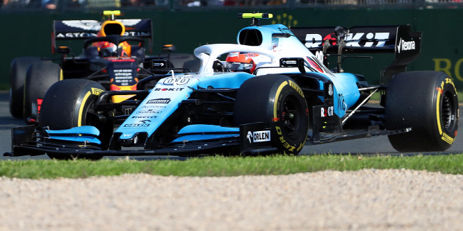 Kubica pánikba esett, majd elhagyta a visszapillantóját