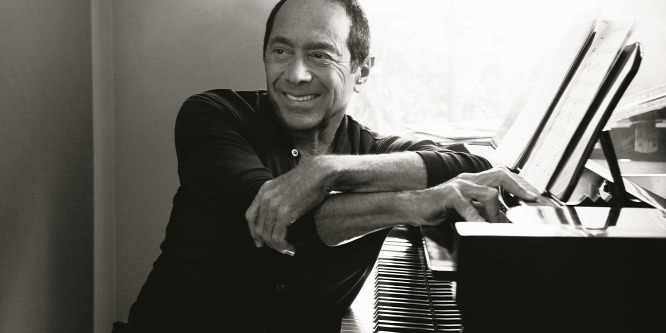 Paul Anka Magyarországra jön