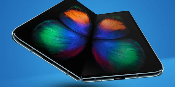 Rejtett Bixby-gombot kap a Samsung Galaxy Fold