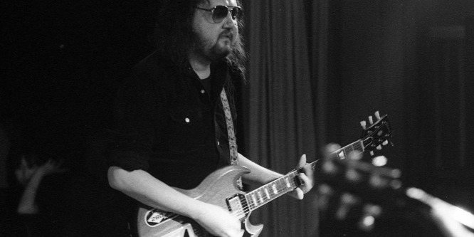 Előkerült a magyar Jimi Hendrix 30 éve eltűnt hangszere