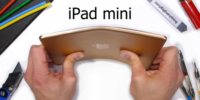 Elhajlik, de nem törik ketté az új iPad mini