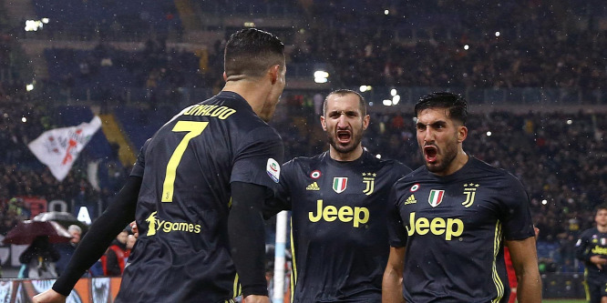 Két kulcsjátékosa nélkül utazott a Juventus Amszterdamba