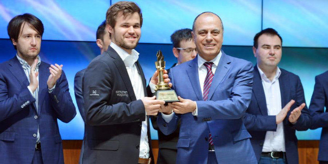 Samkirban kétpontos előnnyel nyert Magnus Carlsen