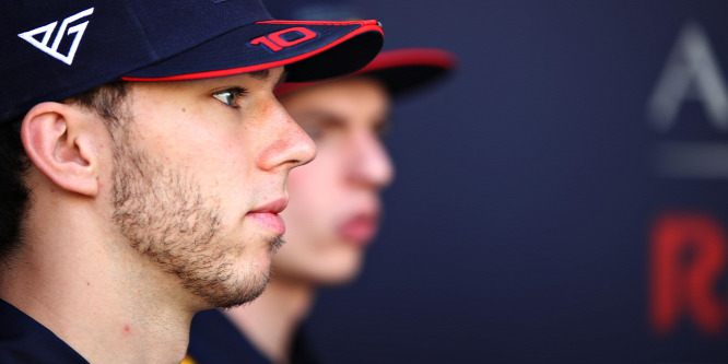 A Red Bull lecserélné Verstappen csapattársát?