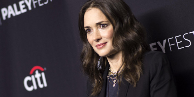 Izgalmas sorozatban lesz látható Winona Ryder és John Turturro