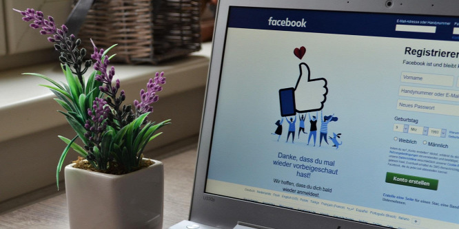 Látványosan megváltozhat a Facebook hírfolyama