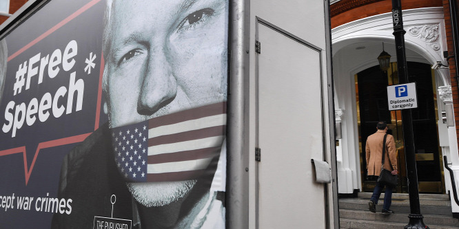 Hekkerek bosszulják meg Assange-t