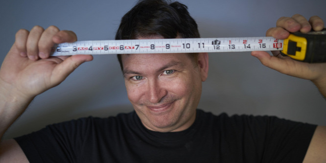 Több mint 34 centis pénisze miatt nem kap állást Jonah Falcon színész