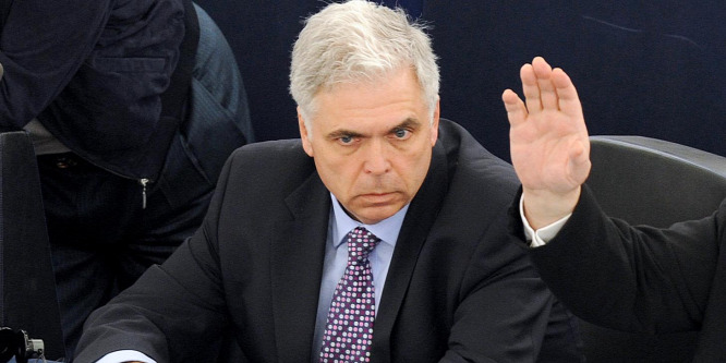 V4NA: Brüsszelben a korrupció a megszokott viselkedési forma