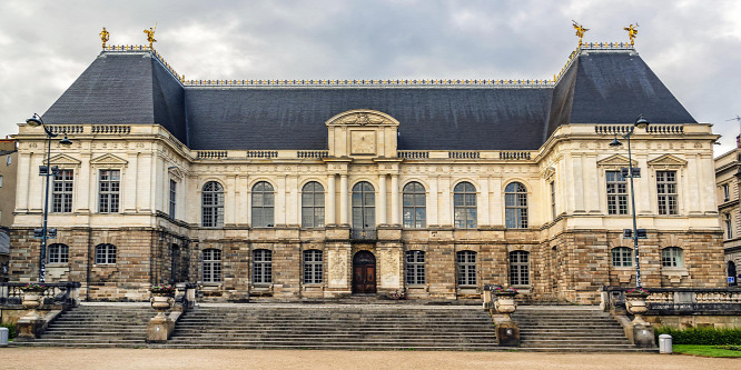 Ez az épület lett a Notre-Dame újjáépítésének mércéje