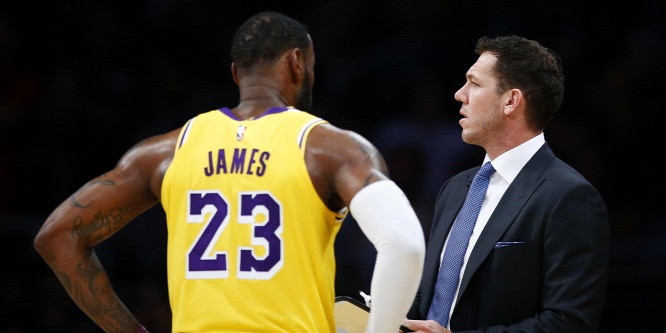 Szexuális zaklatással vádolják a Los Angeles Lakers bukott edzőjét