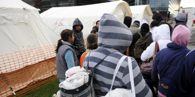 V4NA: Fertőző betegségeket terjesztenek migránsok a brüsszeli pályaudvaron