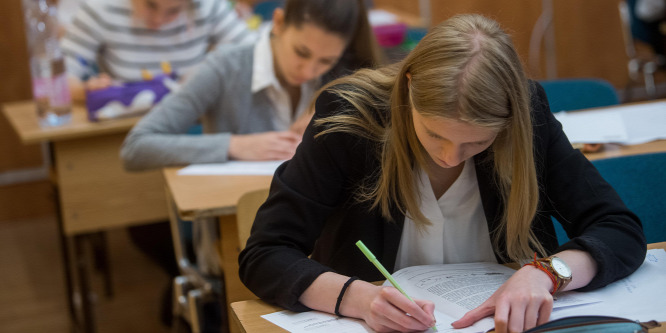 Német nyelvi írásbelikkel folytatódtak pénteken az érettségi vizsgák