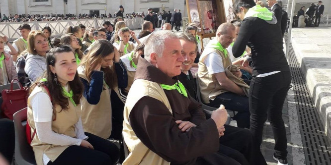 Böjte Csaba és harminc gyerek a Vatikánban találkozott Ferenc pápával