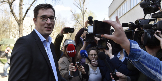 Karácsony Gergely egyre mélyebbre süllyed a Jobbik és saját maga mentegetésében