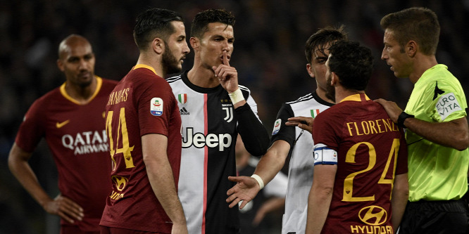 C. Ronaldo a magassága miatt gúnyolta ki a Roma focistáját - videó