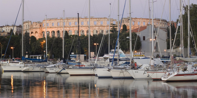 Csődben a Monarchia egykori büszkesége
