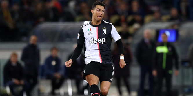 Cristiano Ronaldo peren kívül egyezkedne a nővel, aki nemi erőszakkal vádolja