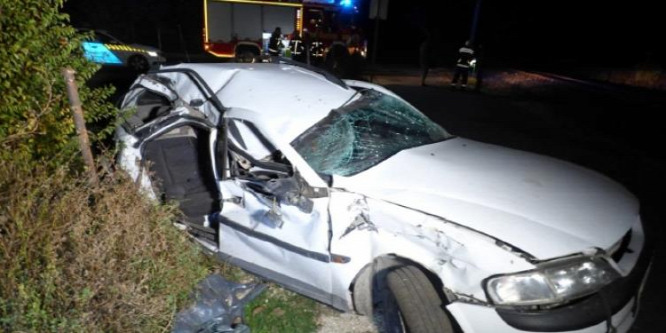 Vonattal ütközött a részeg autótolvaj