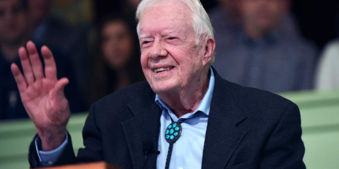 Megműtötték Jimmy Cartert