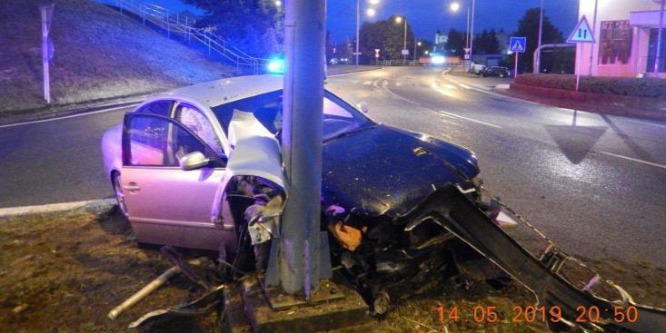 Forgalommal szemben menekült a rendőrök elől, rossz vége lett
