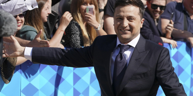 Volodimir Zelenszkij bejelentette az ukrán parlament feloszlatását