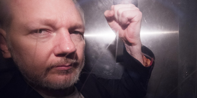 17 újabb vádpontot ismertetettek Assange ellen