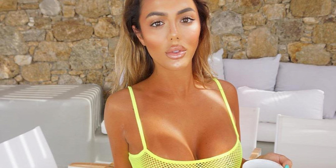 Ez a szinte átlátszó bikini nem hagy sokat a képzeletre - Fotó (18+)