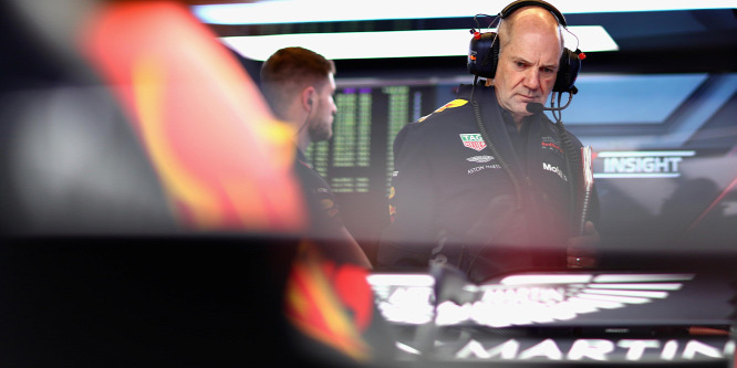 Newey maga ellen beszél az új szabályok kihirdetése kapcsán
