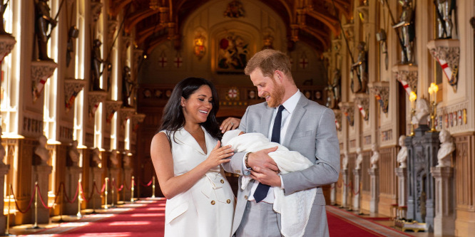 Harry herceg és Meghan hercegné gyermekükkel együtt máris utazni készülnek