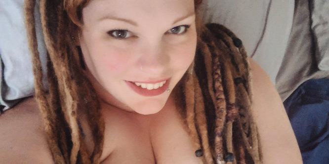 Testünk elfogadására buzdít a 120 kilós plus size modell