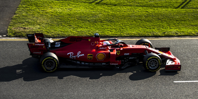 A Ferrari megint visszavonulót fúj a dohányreklámok terén