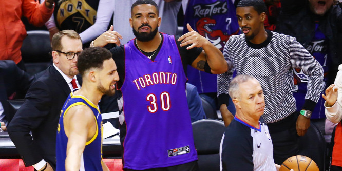 Rapsztár veszett össze egy kosarassal az NBA-döntőben
