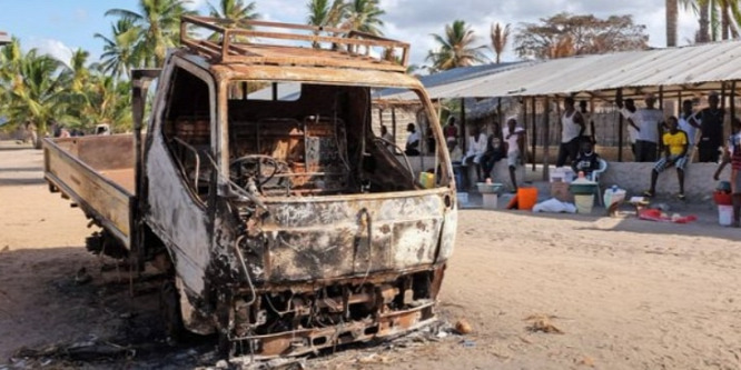 Legalább tizenhat embert gyilkoltak meg iszlamista terroristák Mozambikban