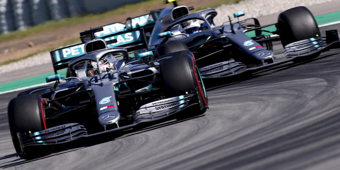 Mit tud a Mercedes F1-es futóműve, amit az utcai nem?