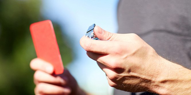 Péniszét mutogatta a női játékvezetőnek egy 14 éves olasz focista (18+)