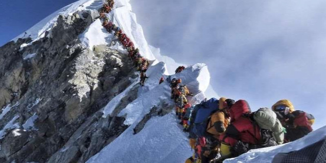 Tilos az eldobható műanyagok használata a Mount Everest térségében