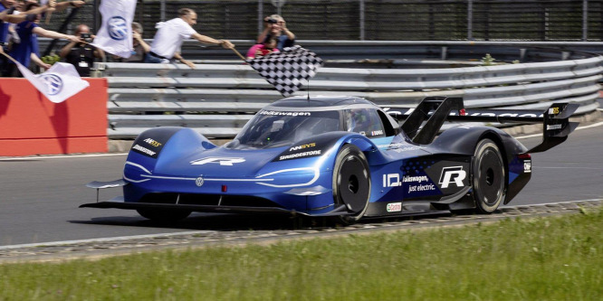 A Volkswagen megdöntötte a Nürburgring körrekordját