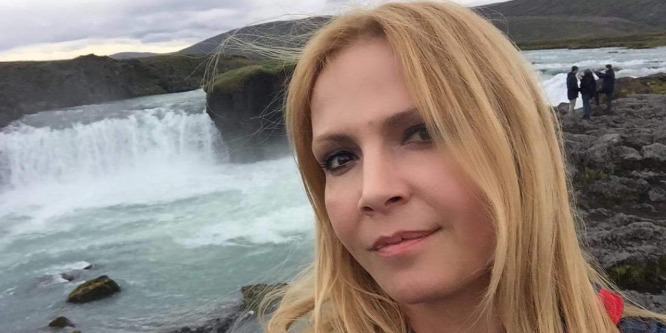 "Hatalmas volt, már teleszívta magát vérrel” - pár centire az agyától csípte meg a népszerű műsorvezetőt egy kullancs