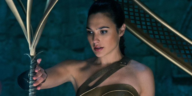 Patty Jenkins megmutatta a Csodanő új jelmezét