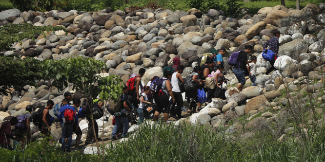 Beveti a nemzeti gárdát a migránsok ellen Mexikó