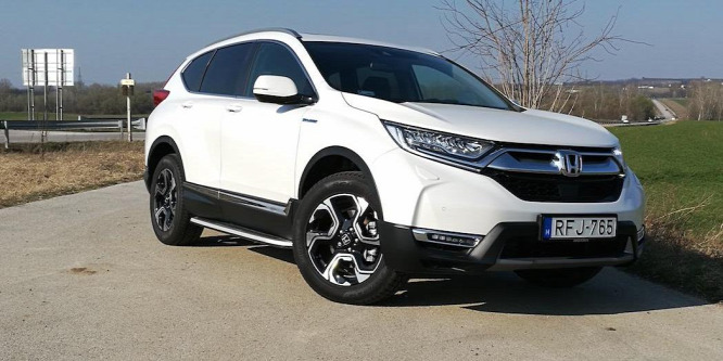 Elektromos autó, ami alig fogyaszt benzint - Honda CR-V Hybrid AWD teszt