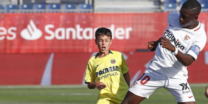 Nehéz elhinni a Sevilla focistájáról, hogy még csak 12 éves