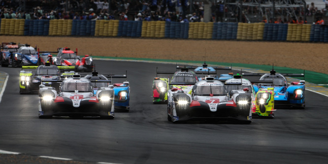 Alonso duplázott Le Mans-ban, megnyerte a sportautóvébét is