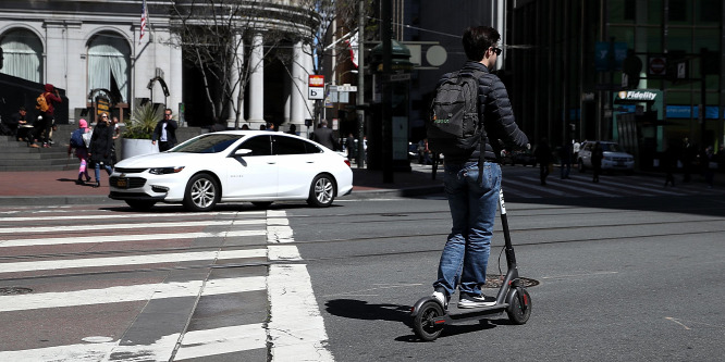 Ingyenfuvarral jutalmazza a biztonságot az e-rolleres cég